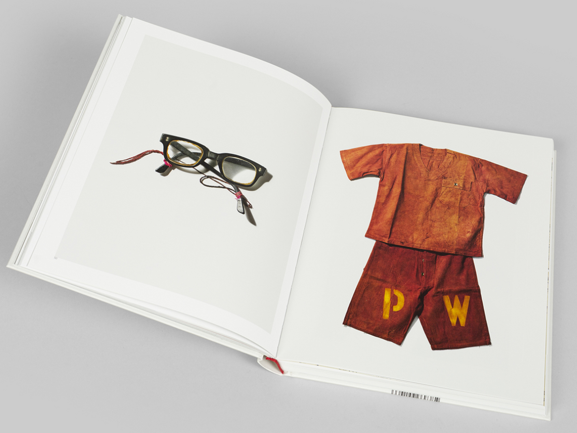 HUMANITY par Henry Leutwyler, publié par Steidl