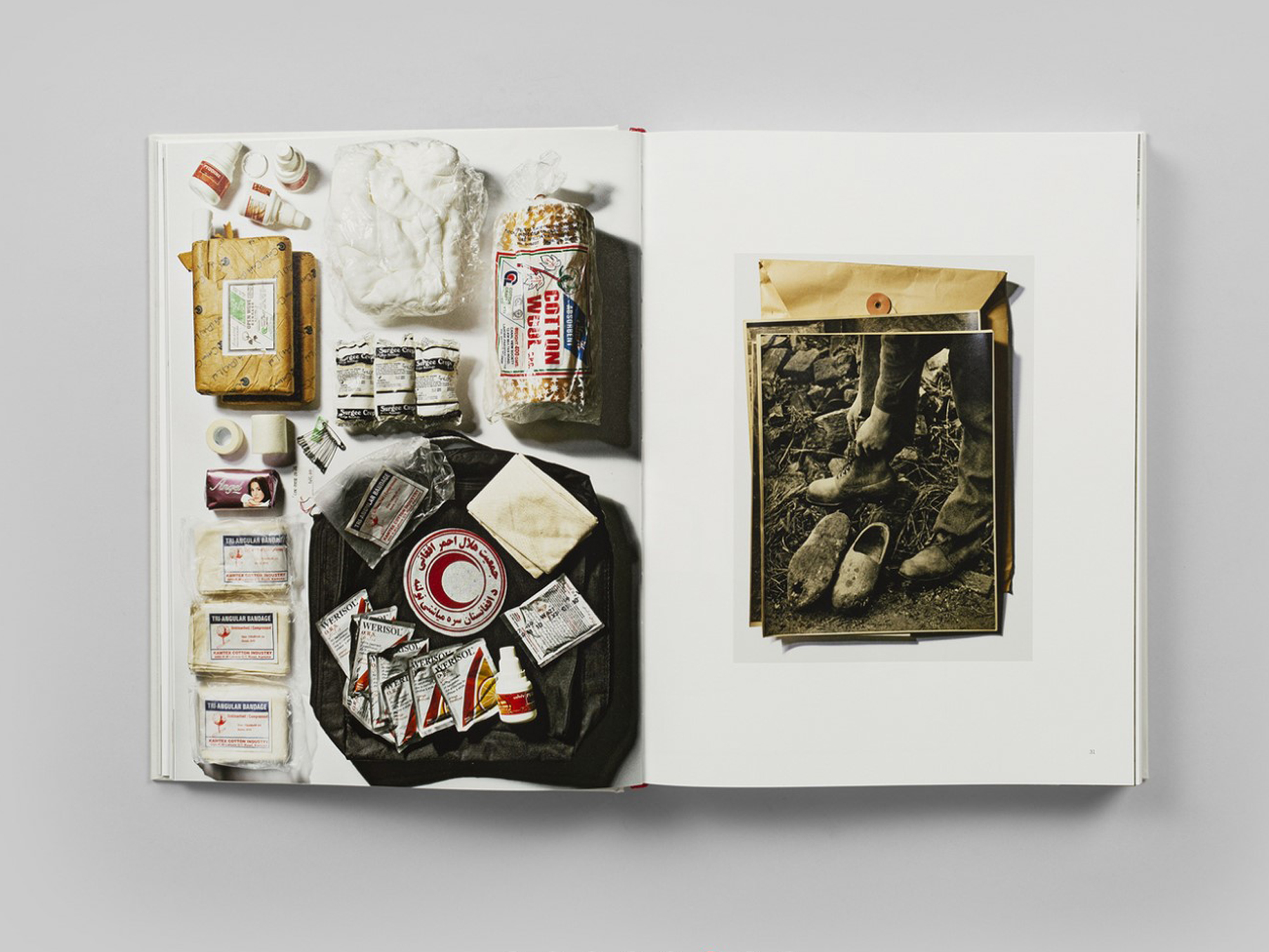 HUMANITY par Henry Leutwyler, publié par Steidl