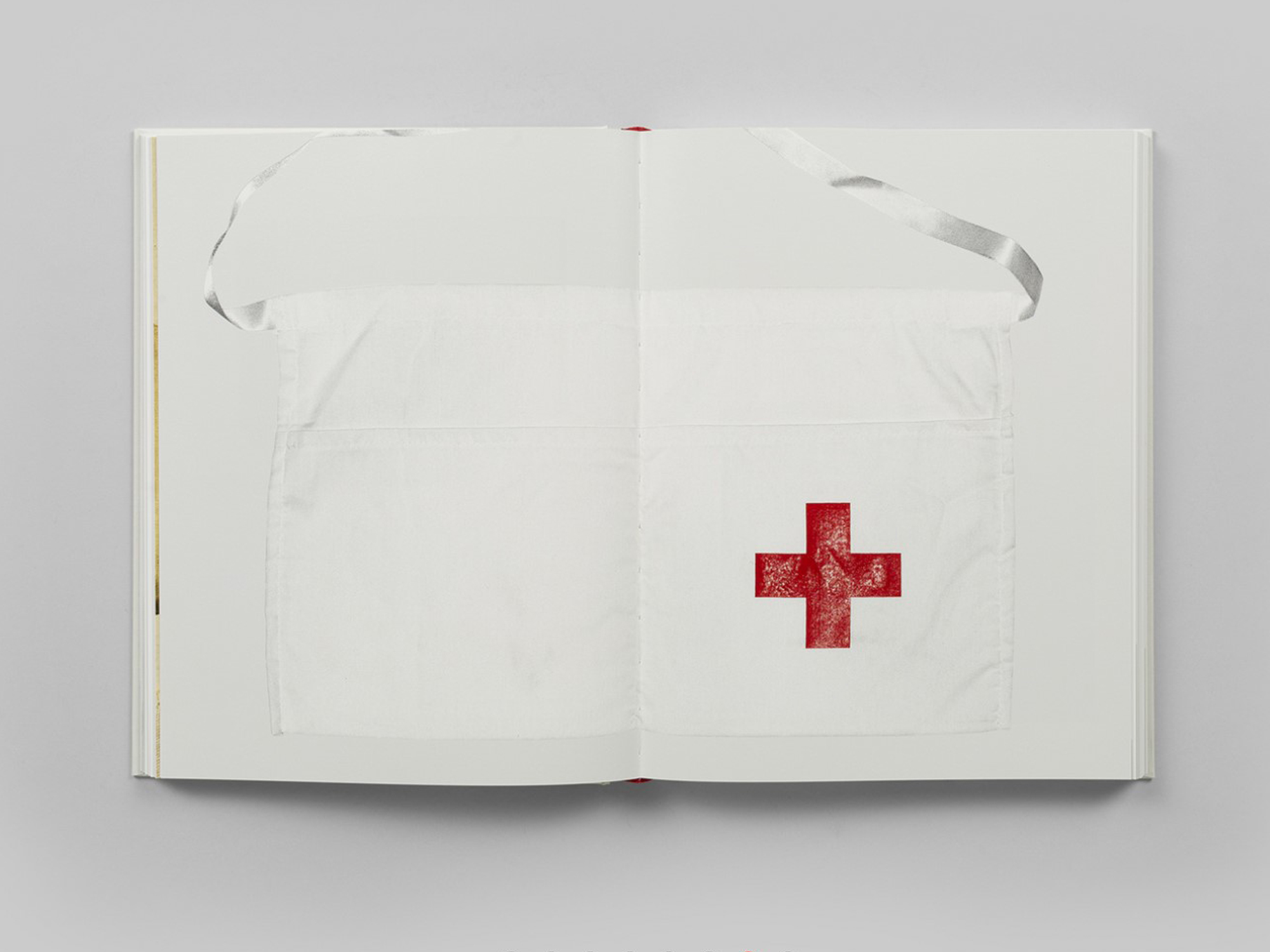 HUMANITY par Henry Leutwyler, publié par Steidl